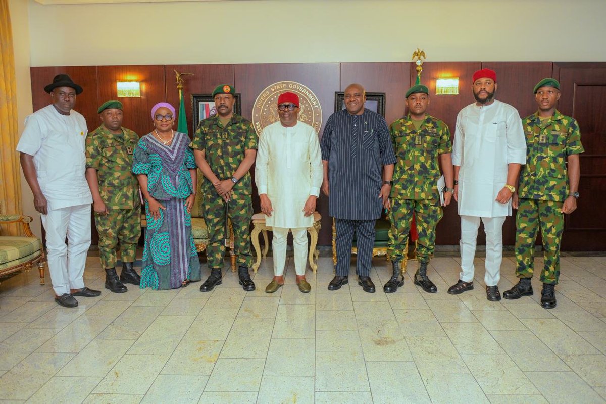 SimFubaraKSC's tweet photo. I received the new Commander of 6 Division Garrison and Sector 3, Operation Delta Safe, Brigadier General Ismaila Sule, at Government House, Port Harcourt, during a courtesy visit to formally introduce himself and to discuss ways of strengthening security collaboration in Rivers State.

We reaffirmed our administration’s commitment to supporting the Nigerian Army in protecting lives, property and critical national assets. I also welcomed the establishment of a new Army Brigade in Ahoada, a strategic development that will strengthen security in the area.

I appreciate President Bola Ahmed Tinubu and the Chief of Army Staff for this important step. Our partnership with the military remains firmly anchored on the advancement of peace, security and the continued progress of Rivers State.