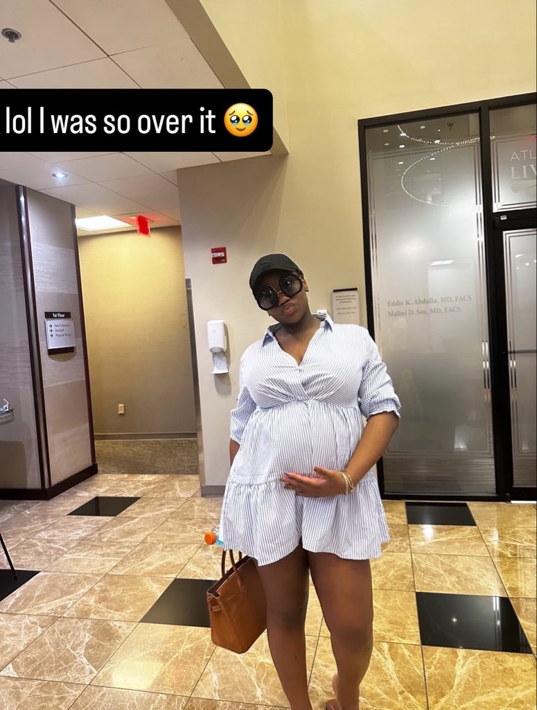 DavidoPolice's tweet photo. A beautiful rare picture of Chioma during her twin pregnancy 😍❤️🤰 https://t.co/NnT6e16J7V