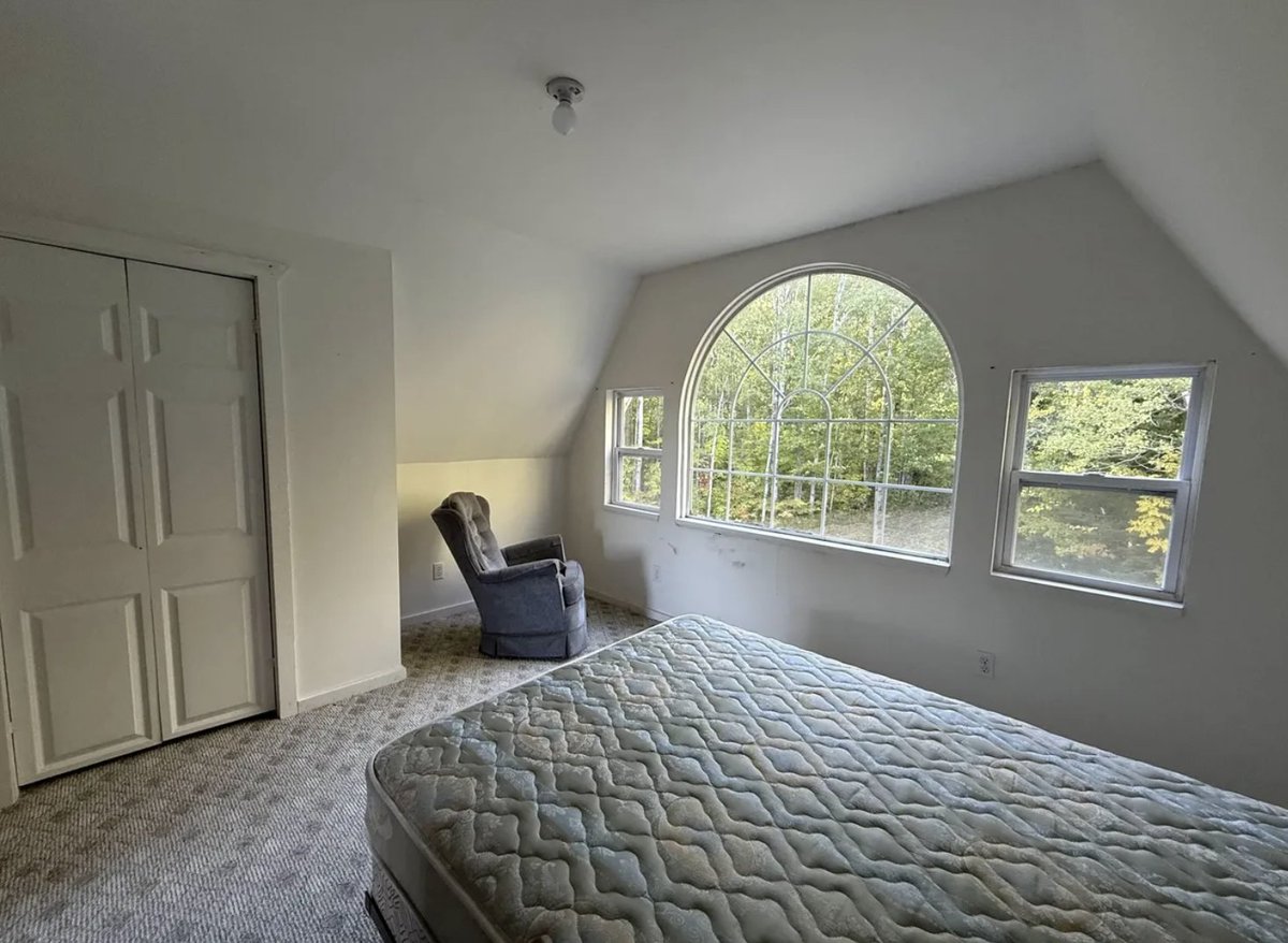 CountryLife717's tweet photo. #AFrame Lake #Cabin on 10.33 Wooded #Acres in #Michigan’s
#UpperPeninsula – $120K. https://t.co/68pZD0iMWO https://t.co/n8GLIvxWo3