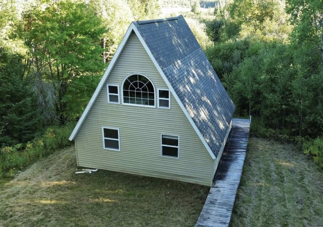 CountryLife717's tweet photo. #AFrame Lake #Cabin on 10.33 Wooded #Acres in #Michigan’s
#UpperPeninsula – $120K. https://t.co/68pZD0iMWO https://t.co/n8GLIvxWo3