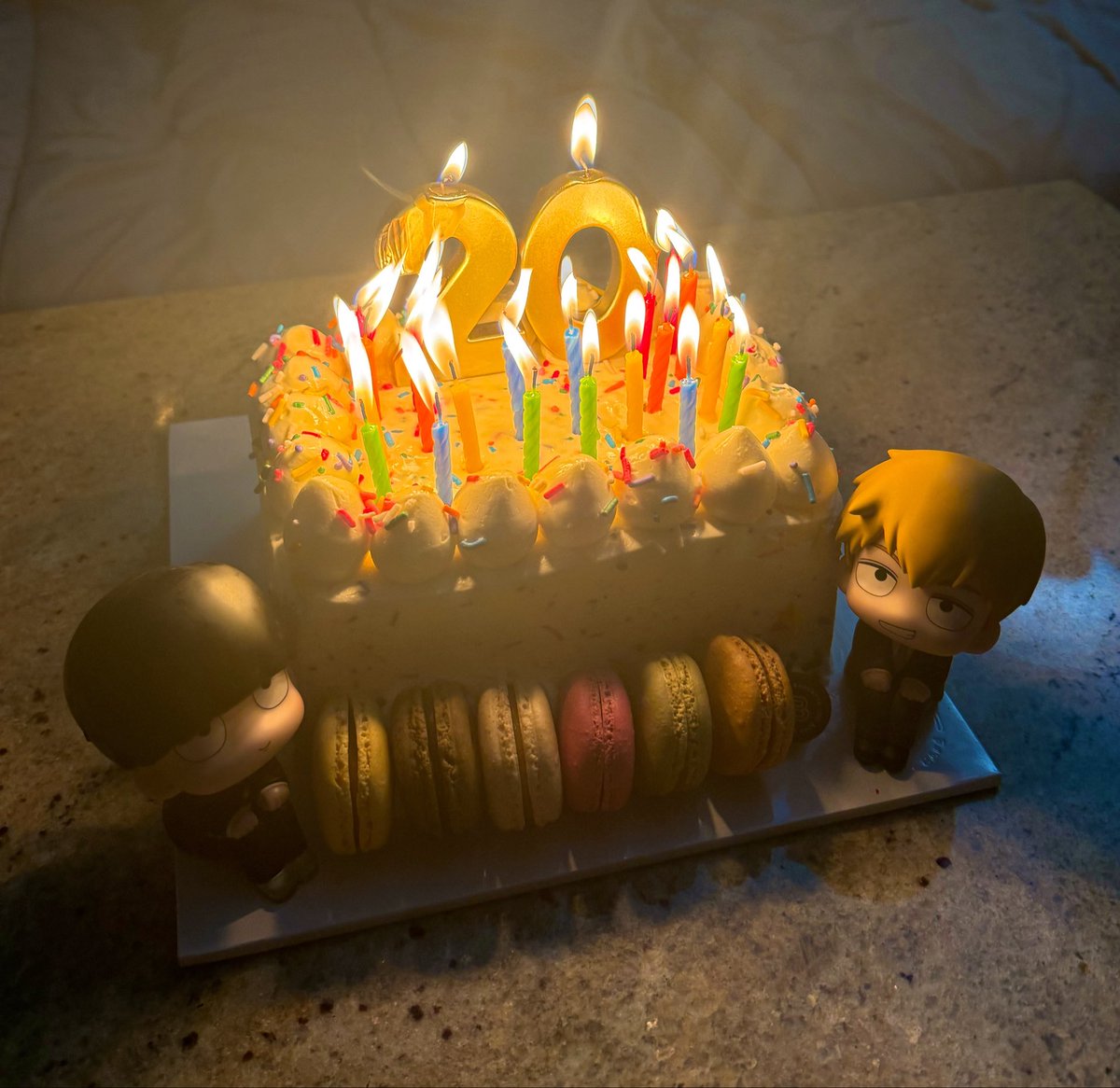 serixrei's tweet photo. birthday cake https://t.co/k5NDlOYiuM