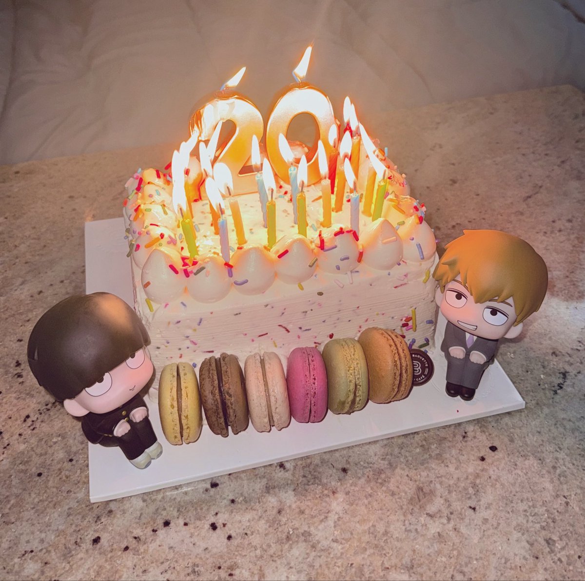 serixrei's tweet photo. birthday cake https://t.co/k5NDlOYiuM