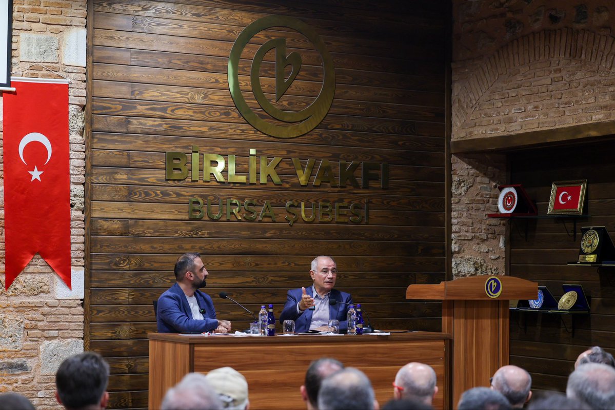 efkanala's tweet photo. 📍Bursa 

Birlik Vakfı tarafından düzenlenen Cuma Sohbetleri’ne katılarak kıymetli dostlarla güncel meseleler hakkında muhabbet ettik. https://t.co/lZdrxGmRDp