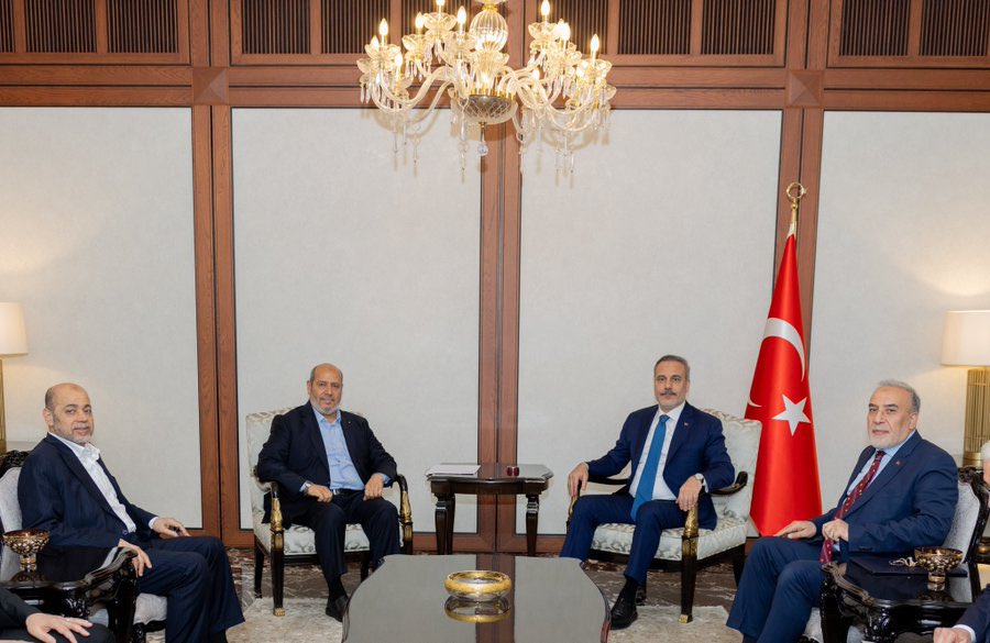 tragency1's tweet photo. قبل قليل.. وزير الخارجية التركي هاكان فيدان يستقبل رئيس المكتب السياسي لحركة المقاومة الإسلامية "حماس" خليل الحية في العاصمة التركية أنقرة. https://t.co/QfXn3s0HCW