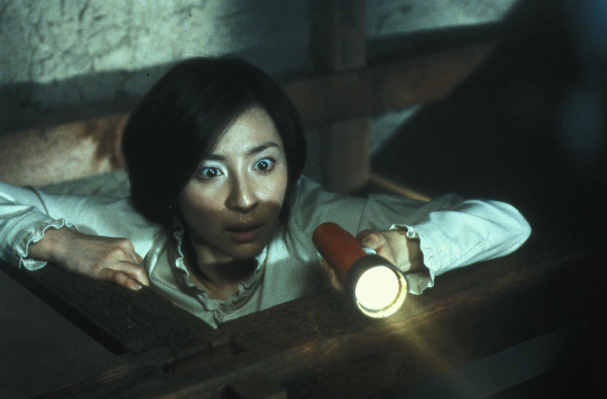 BenjyBox's tweet photo. Takashi Shimizu’s JU-ON: THE GRUDGE still slaps! From the brutal opening, the non-linear structure, the slow burn chills and quietly haunting intensity, this is an unequivocal J-Horror triumph! Shimizu has been hit and miss over the years, but this was his finest hour for me. https://t.co/JYhrd8yF0w