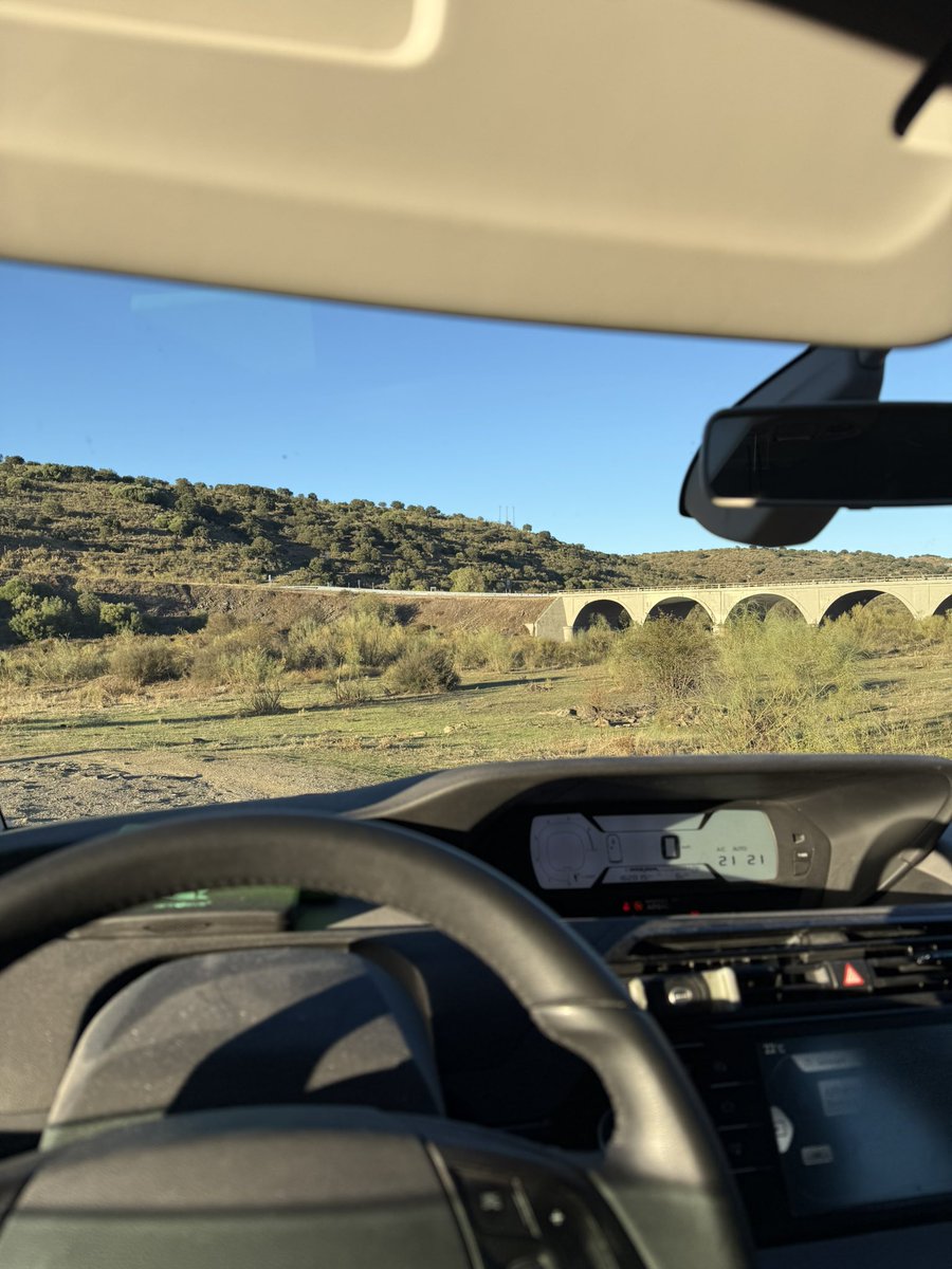 claus_nesritra's tweet photo. como me mola robarle el coche a mi padre https://t.co/Ma6n36TX8j