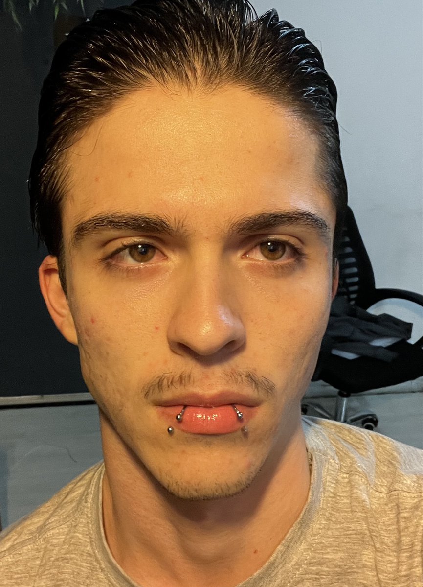 vitinhodograu66's tweet photo. Guys IMPORTANTE, hj saio video novo mostrando o rosto la no priv por motivos de, so vai ter privacy ate final de outubro
Aproveitem
CHUDAI
https://t.co/CboYyL5MiI
#PINTOAWARDS
#pintoawad
#PINTOSAWARDSD
#pintowards
#PINTOSAWRD
#XOTAWA https://t.co/EsjwDkj3mv