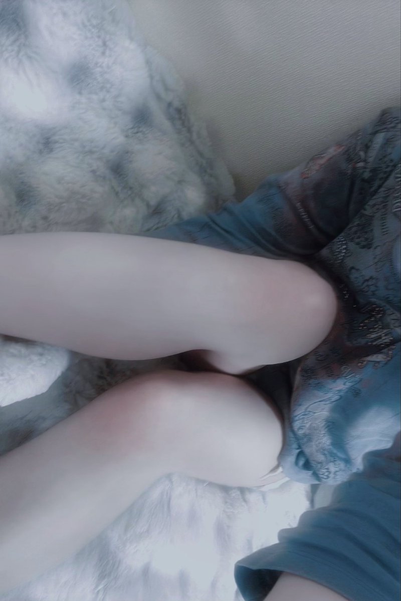 nezw__'s tweet photo. 男の太もも自撮りbot ごっこ https://t.co/fhcFndvHZt