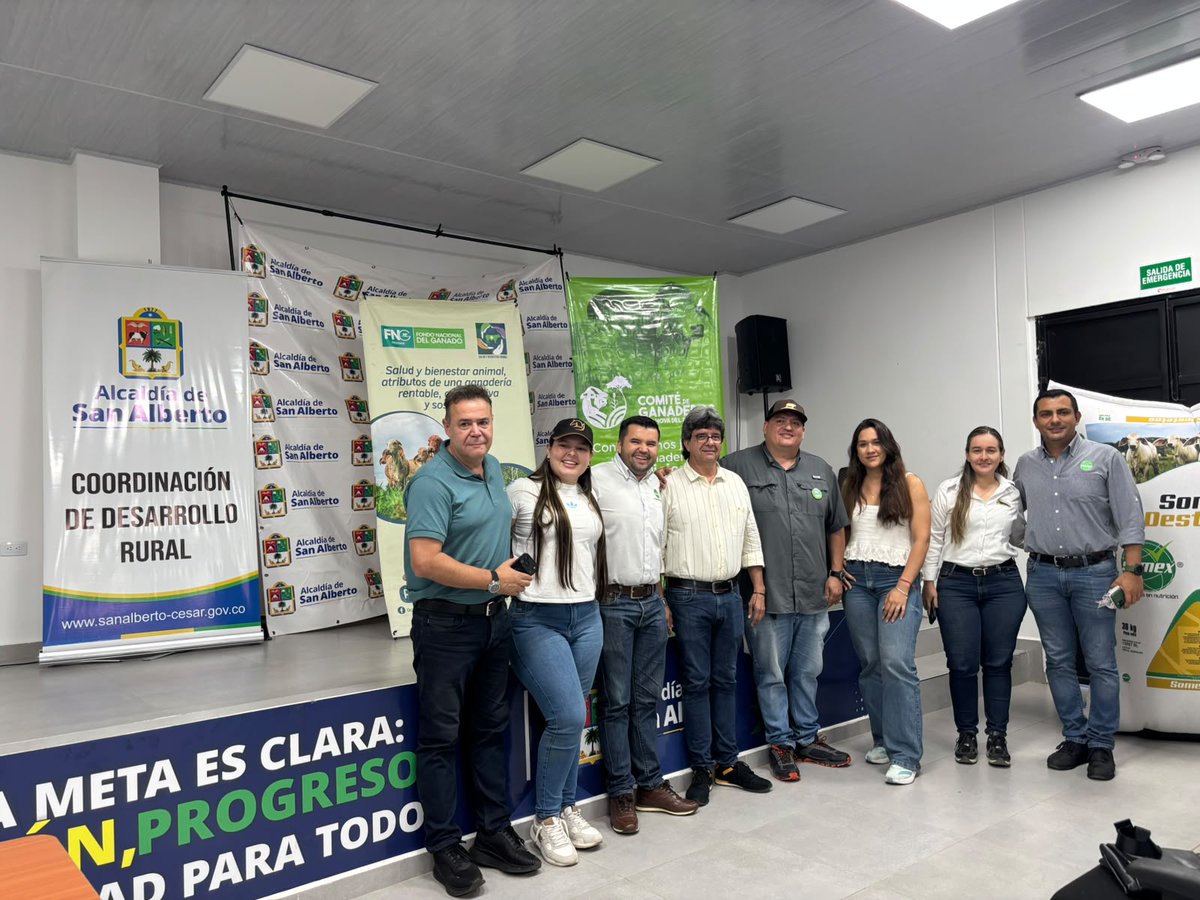 PCghrs's tweet photo. 🐄📷 ¡Seguimos #ConstruyendoGanadería más productiva y sostenible! En Ocaña y San Alberto compartimos jornadas de aprendizaje que fortalecen las capacidades de nuestros ganaderos y reafirman nuestro compromiso con el campo colombiano. 📷📷
@jflafaurie @Fedegan @Fedegansangil https://t.co/5gD1m5EJ5B
