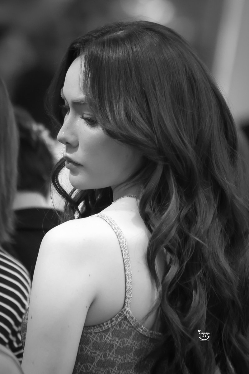 lamoontoon's tweet photo. ลองทำเป็น B&amp;W ก็สวยนะคะ

CL AT SIAM PARAGON BIFW26
#BIFW2026MergeXCharlotte
#CharlotteAustin 
#ชาล็อตออสติน
@itscharlotty https://t.co/AkZfhp3Wi1