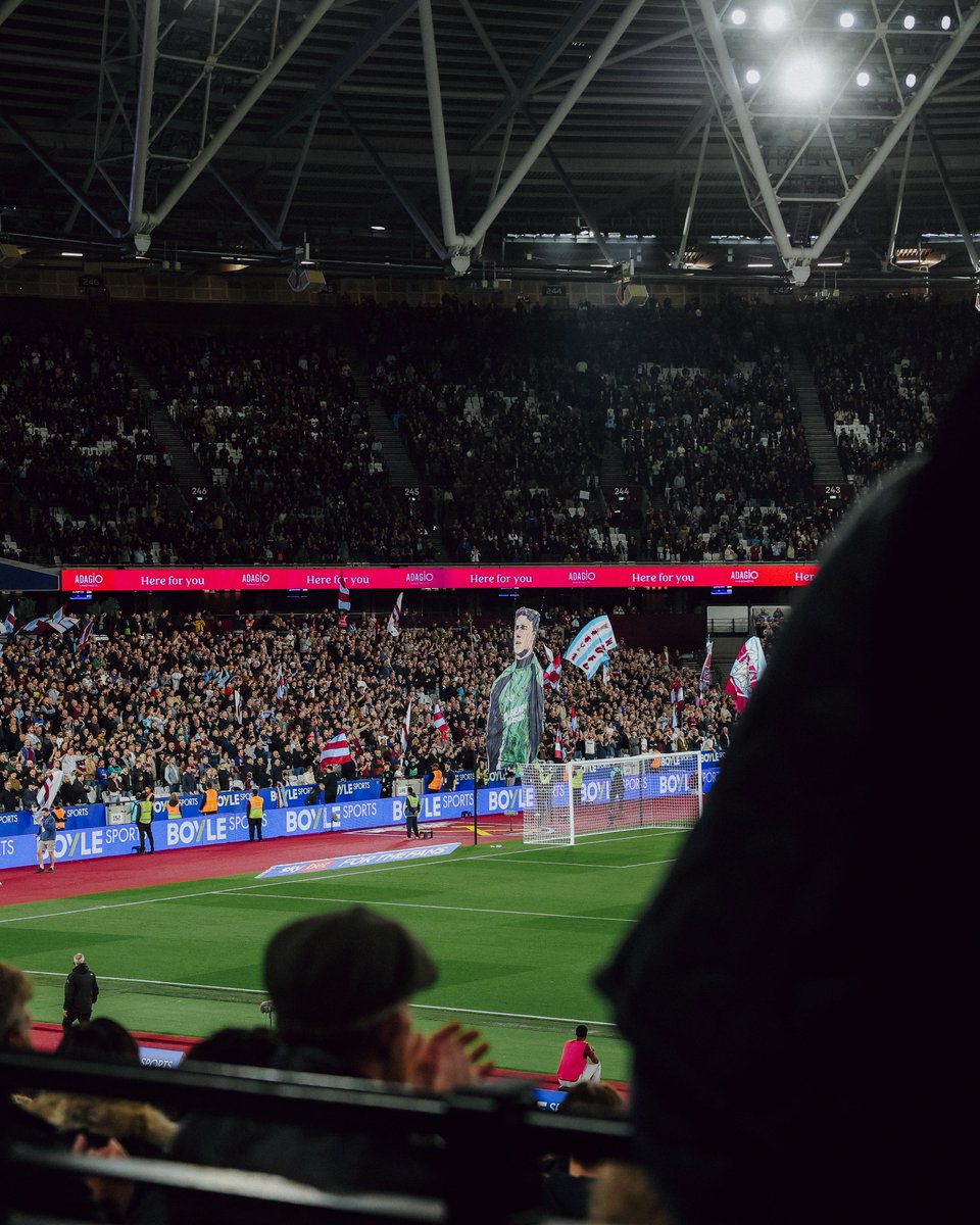 WestHam's tweet photo. For you, Big Boy ❤️ https://t.co/gD6DABKGkq