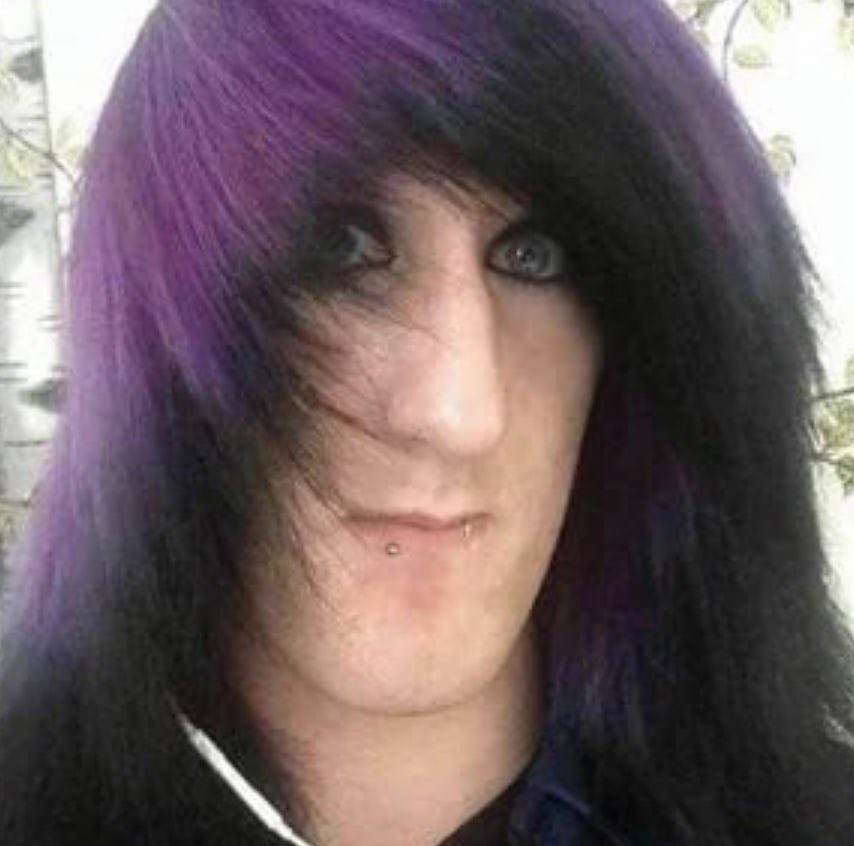 IosetomyseIf's tweet photo. i dyed my hair and i love it but i cant stop noticing that our hair is the exact same shade https://t.co/NdnuIzS4Vy