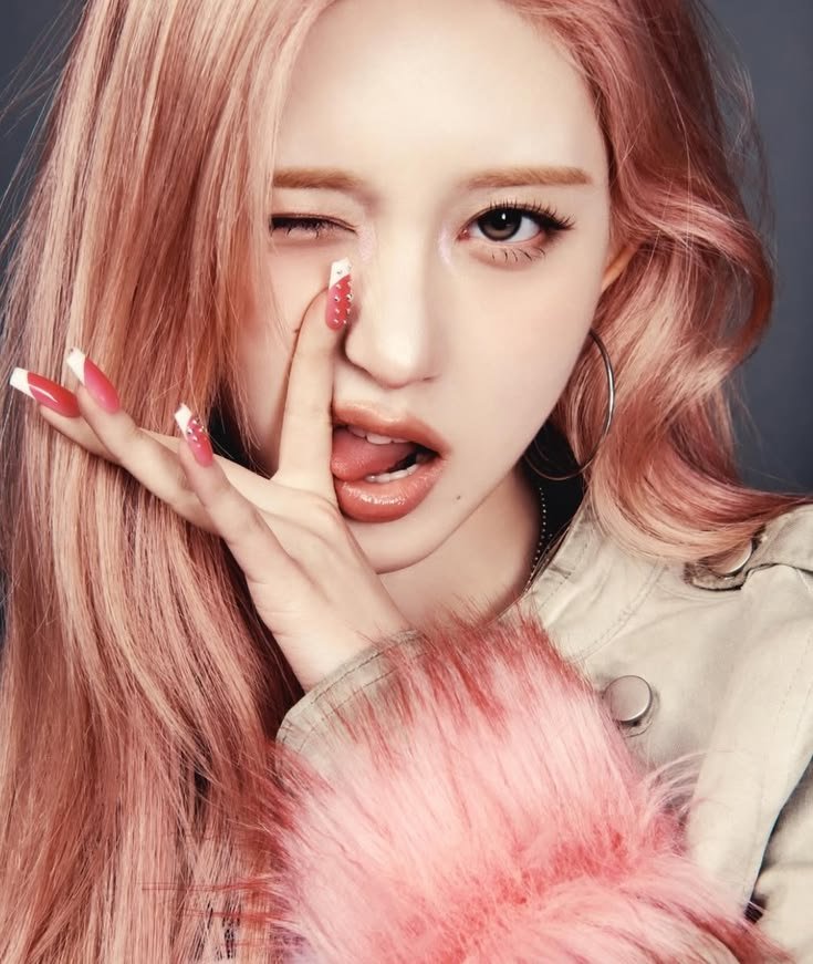 holyive's tweet photo. a gaeul é ÓTIMA em posar genuinamente me irrita mt como ela não tem mais schedules de modelokkkkkkkk https://t.co/VKVMmbxajl