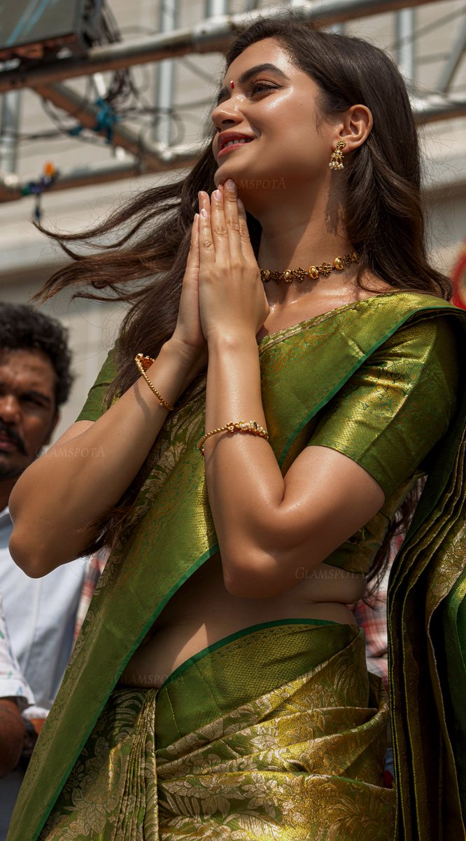 GlamspotA's tweet photo. Stunning Bhagyshree Borse !! 🔥
Her physique is very much close to Kajal Aggarwal. ❤️‍🔥 https://t.co/zuIp0B4ZzO