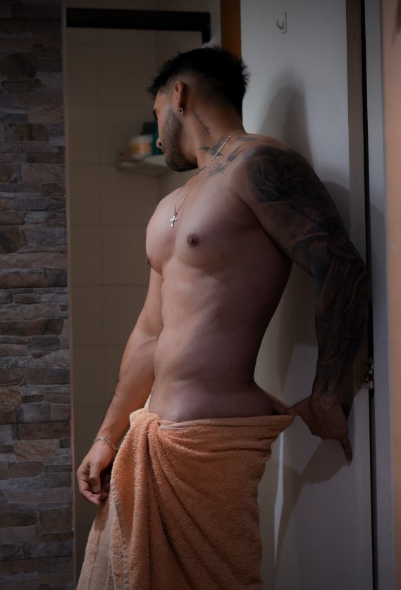 Jeffersotel's tweet photo. Carita o cuerpo? https://t.co/bE7MX3TVvb