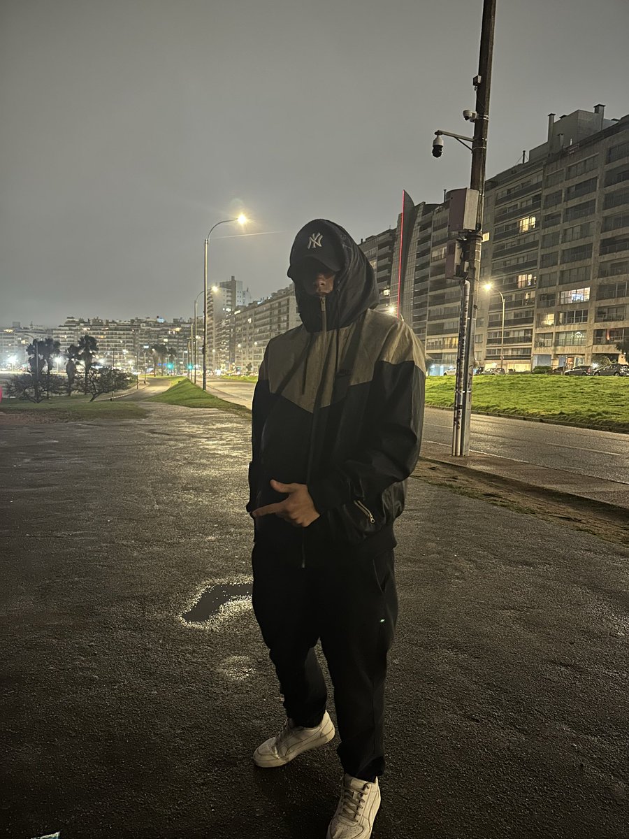 PABUROKMAN's tweet photo. m dijeron hable ahora o calle para siempre y yo elegí calle para siempre https://t.co/ynO7CAbBIH