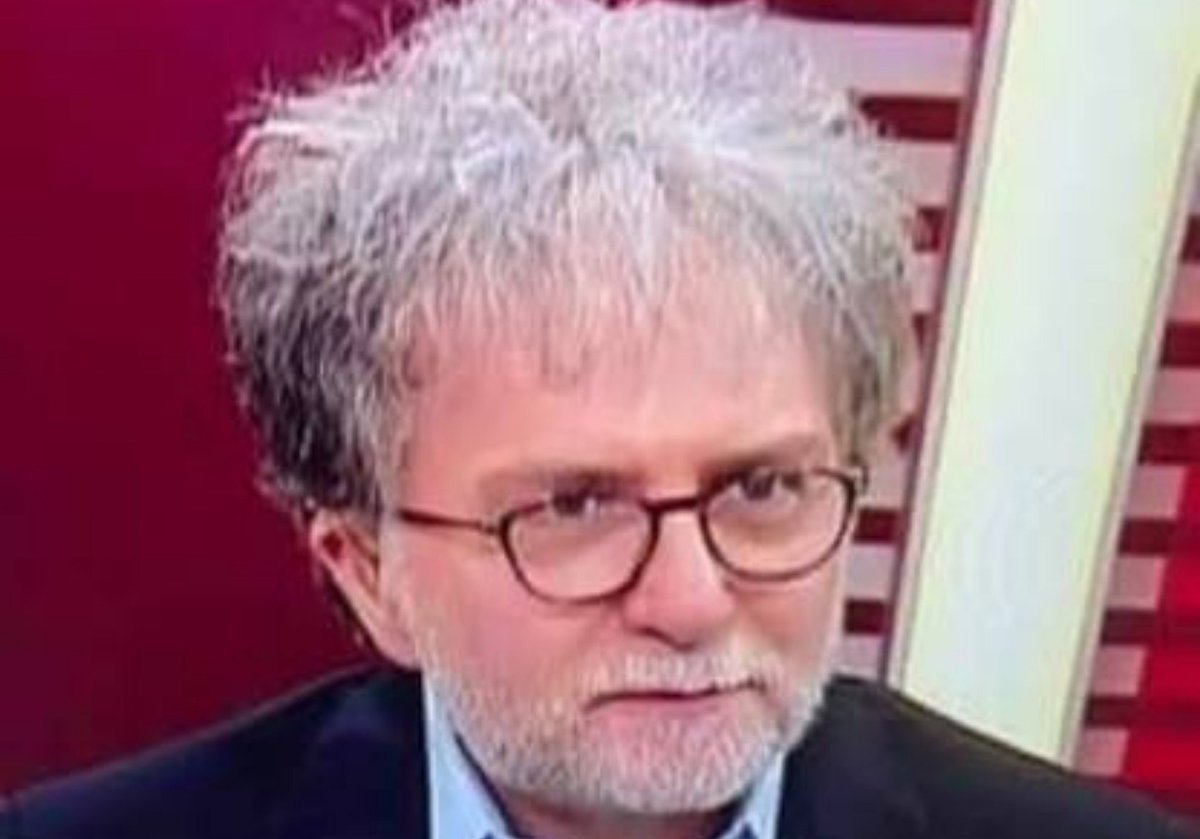 cemcrn01's tweet photo. DALAKSIZ AHMET 

AKP'li fon vurguncusu Fatma Betül Sayan Kaya tutuklanmadı.

Gazeteciler Şaban Sevinç ve Mustafa Balcı ise tutuklandılar.

"Ak Parti çok güzel bir sınav verdi.

Skandalın üstünü örtmeye çalışmayıp aksine olayın üzerine üzerine gittiler."

Ahmet Hakan Coşkun https://t.co/VWt7brnWf4