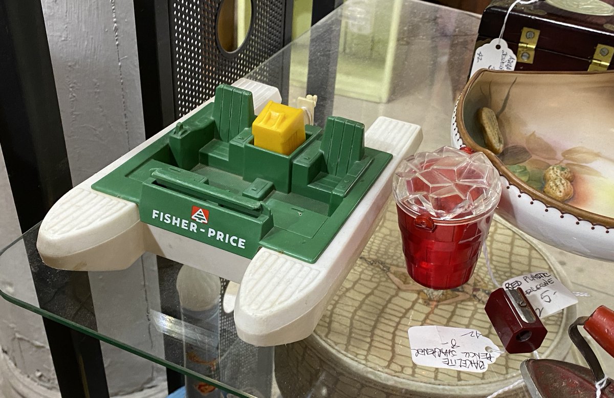 Commodork's tweet photo. I am trying so hard to downsize my collections, but when you see Fisher Price Adventure People stuff in the wild, you buy it. Period.

#retro #vintage #nostalgia #nostalgic
#fisherprice #fisherpriceadventurepeople #toys https://t.co/ZsMOwHPQXy