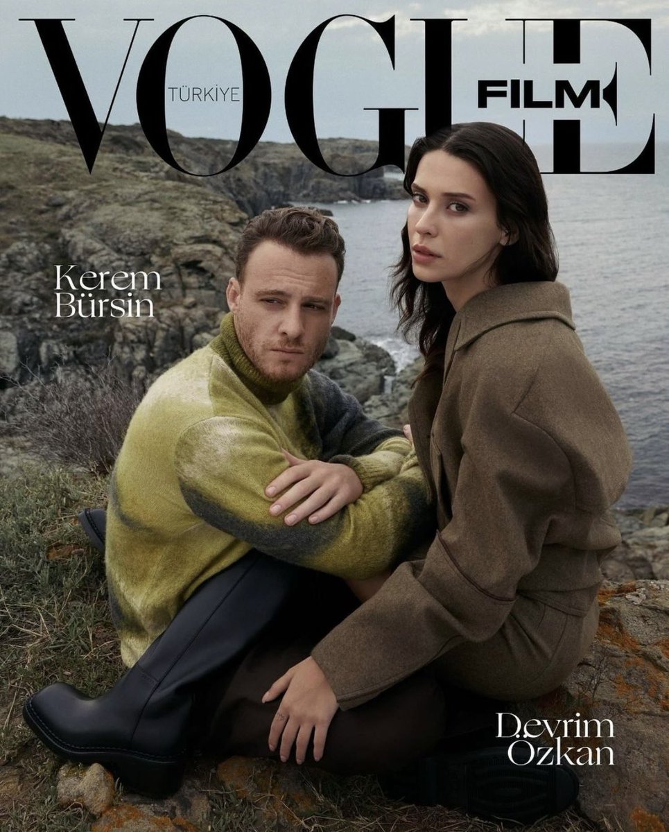 chimenti_sandra's tweet photo. 9 ottobre 2024 - Due anni fà fù rilasciato il video del dietro le quinte del servizio fotografico di Vogue Turkiye ❤️ #MaviMagara stava per arrivare, ero molto emozionata e naturalmente la rivista fù assolutamente mia 🥰
#KeremBürsin https://t.co/EvWJwulfXv