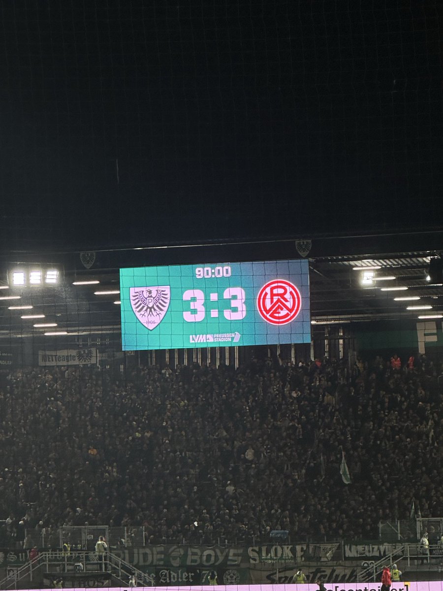 Mashriq96's tweet photo. 3-3 war bitter aber nach dem 0-2 hätte ich ein 3-3 sofort unterschrieben, deshalb kein Grund zur Trauer. Weiter geht’s. #rwe https://t.co/Uke8yBbPzi
