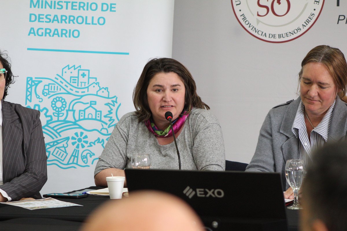 ayeduran's tweet photo. Compartimos en Bahía Blanca una nueva reunión del Consejo para el Desarrollo del Sudoeste Bonaerense, que contó con la participación del ministro @JavoRodriguezL de manera remota.

Se informaron los avances en el trabajo de las comisiones y de las distintas políticas impulsadas desde este ámbito. Esto incluye los programas Agregando Valor en el Sudoeste Bonaerense y la Implantación de Pasturas, así como la Ruta del Olivo, en la que confluye el trabajo de los Ministerios de @AgrarioPBA y @Produccion_PBA a través de @TurismoPBA.

Además, se trató la incorporación al Consejo del Ente Zona Franca Bahía Blanca - Coronel Rosales. Esto significará un avance cualitativo para alinear la infraestructura aduanera y de comercio exterior con las metas de agregado de valor en origen.

El gobierno que encabeza @Kicillofok sigue trabajando para promover la actividad productiva y fortalecer la economía real en nuestro territorio.