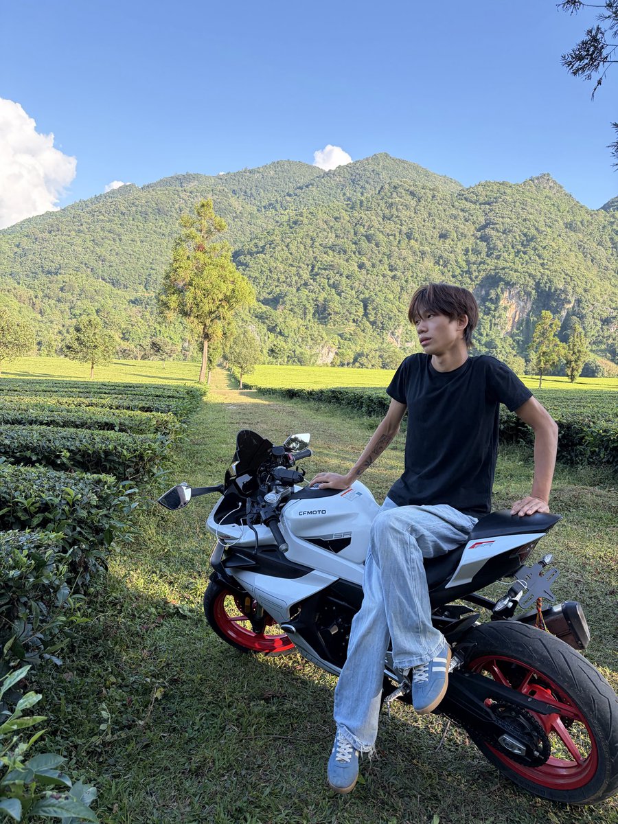 MengZui99815's tweet photo. 中国🇨🇳云南的风景不需要滤镜的地方 https://t.co/9hvdJO6OcD