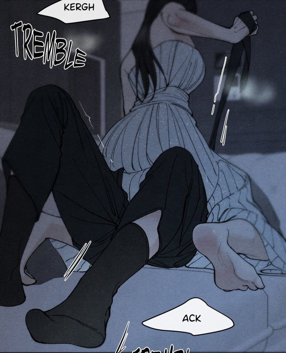 red_as_saffron's tweet photo. love when hyobin pulls out this angle https://t.co/XjvFFG6cLP