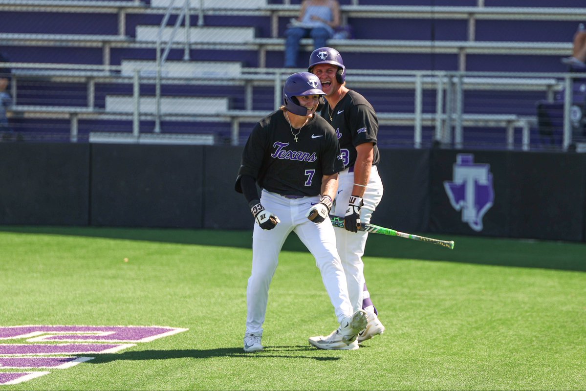 TarletonBase's tweet photo. Tyson Drake getting us started with a leadoff home run 🚀 https://t.co/6CByEYWKgo