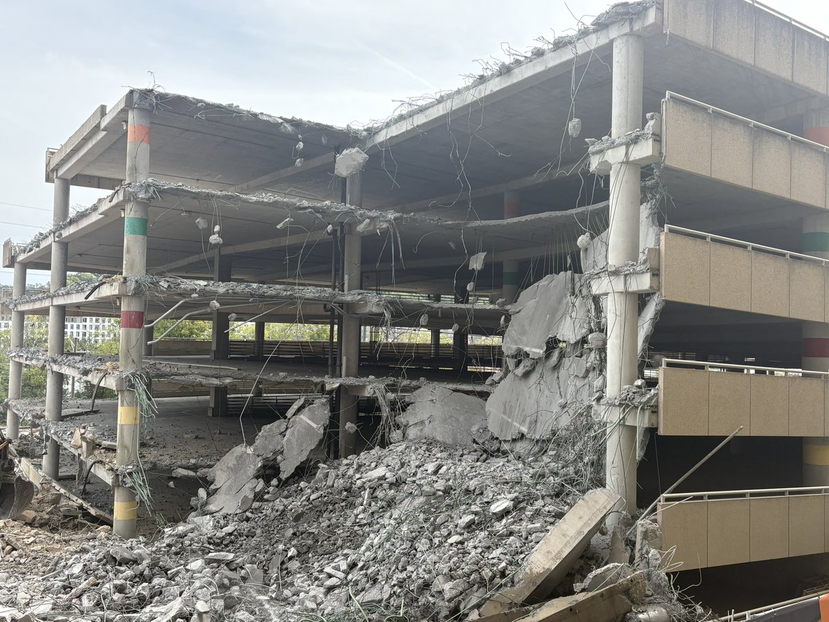 Brent_Hubbs's tweet photo. Update on the g-10 garage….no turning back… https://t.co/wF6tOEcq9n