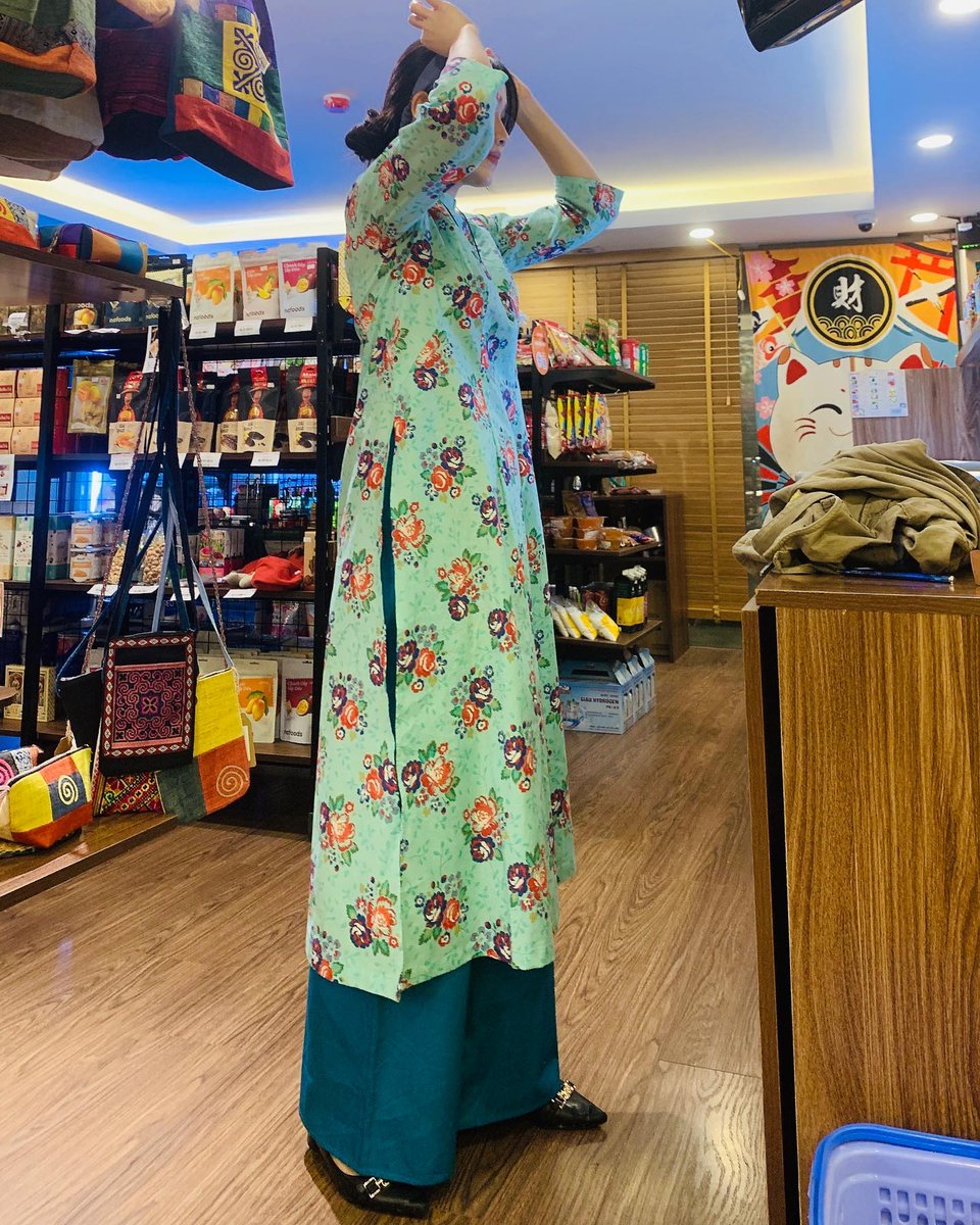 dayuprandi's tweet photo. IZUMI Vietnam Gift Shopで、最短3日でオーダーメイドのアオザイを。高品質なOeko-Tex認証コットン使用。ベトナム語不要の安心サポート、既製品もご用意。DMでご予約ください。 https://t.co/2PMKlWENkc