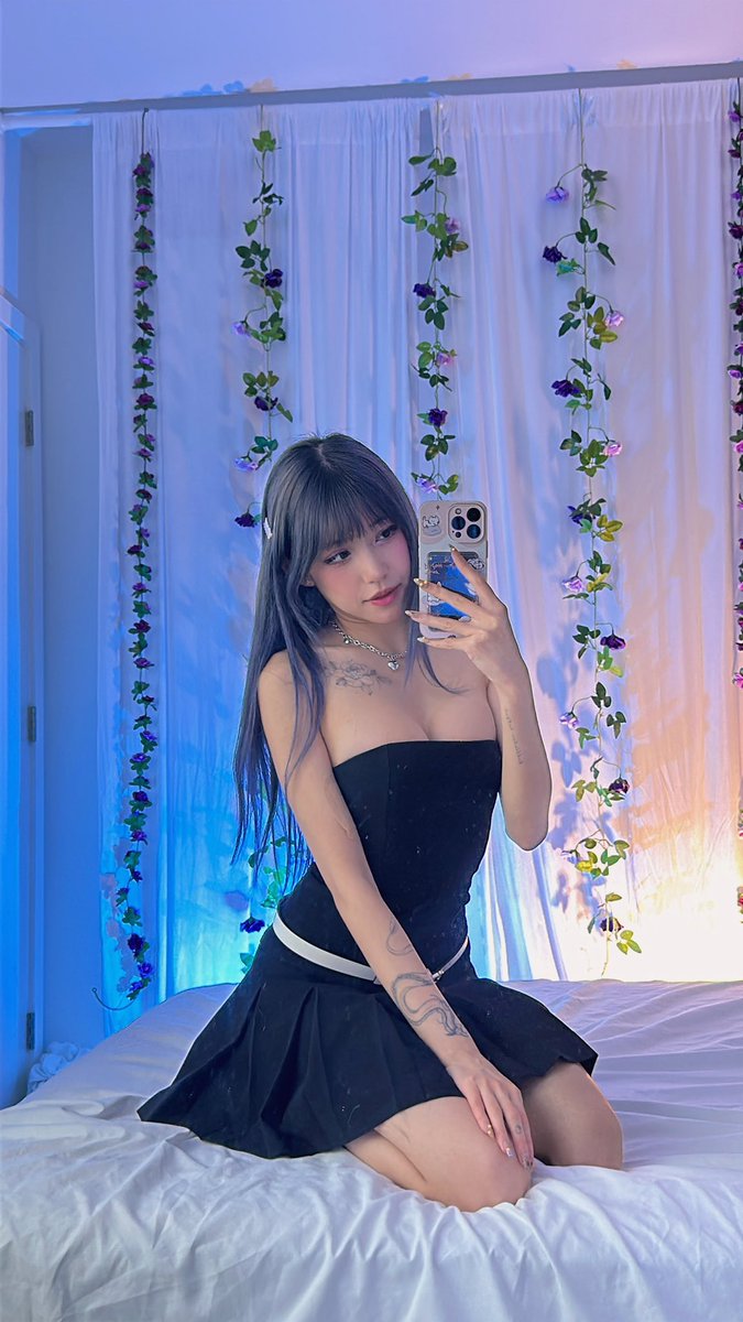 Hachielol's tweet photo. Can we go out tonight? https://t.co/cwcNaIS6pP