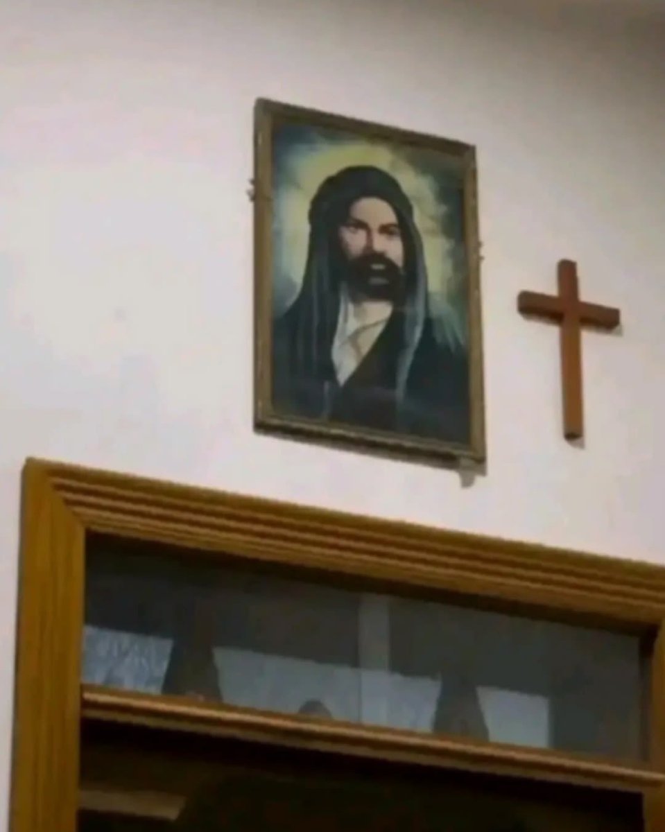 ZaynabZaytoon's tweet photo. I’m the founder of a new cult called ChriShianity. I haven’t made the rules yet but you’re not allowed 4 wives. Dm me to join 🌝 https://t.co/jZVw5UvpfT