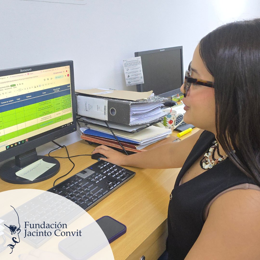 jacintoconvit's tweet photo. Los estudiantes que realizan pasantías en la unidad de #Recaudación y Relaciones Institucionales, contribuyen con el seguimiento de las diferentes solicitudes de donaciones que emite la #FJC. https://t.co/xn2FF7VvOv