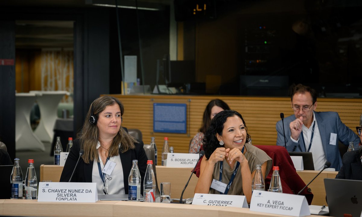 Fonplata's tweet photo. 🌍 Participamos en el encuentro #FICCAP en Luxemburgo, junto a instituciones financieras de África, Asia, Europa y América Latina.
Claudia Gutierrez, Jefe de Alianzas Estratégicas, y Sonia Chávez, Especialista Socioambiental participaron en representación del Banco, en el encuentro de aprendizaje entre pares del programa #FICCAP, organizado por el Banco Europeo de Inversiones (@EIB).

Durante la jornada se intercambiaron experiencias y buenas prácticas sobre cómo transformar iniciativas climáticas urbanas en inversiones financiables, fortaleciendo la cooperación entre entidades financieras y gobiernos subnacionales para impulsar infraestructura urbana baja en carbono y resiliente al clima.

Estos espacios de colaboración son clave para seguir ampliando el financiamiento de proyectos que contribuyan a ciudades más sostenibles, inclusivas y preparadas para los desafíos del cambio climático.
#FONPLATA #FICCAP #ClimateFinance #UrbanClimateFinance #DesarrolloSostenible #CiudadesResilientes