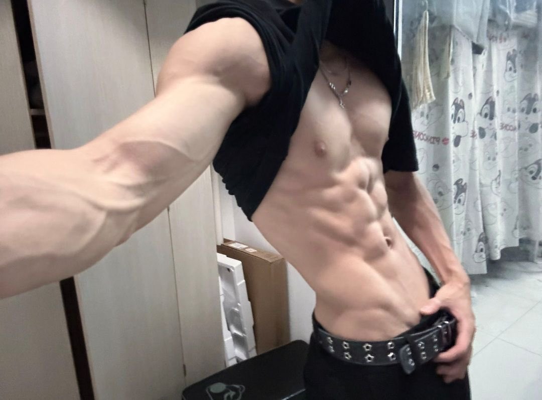 mg_lvs's tweet photo. 운동 후 사진 https://t.co/XT2P5yYjqb