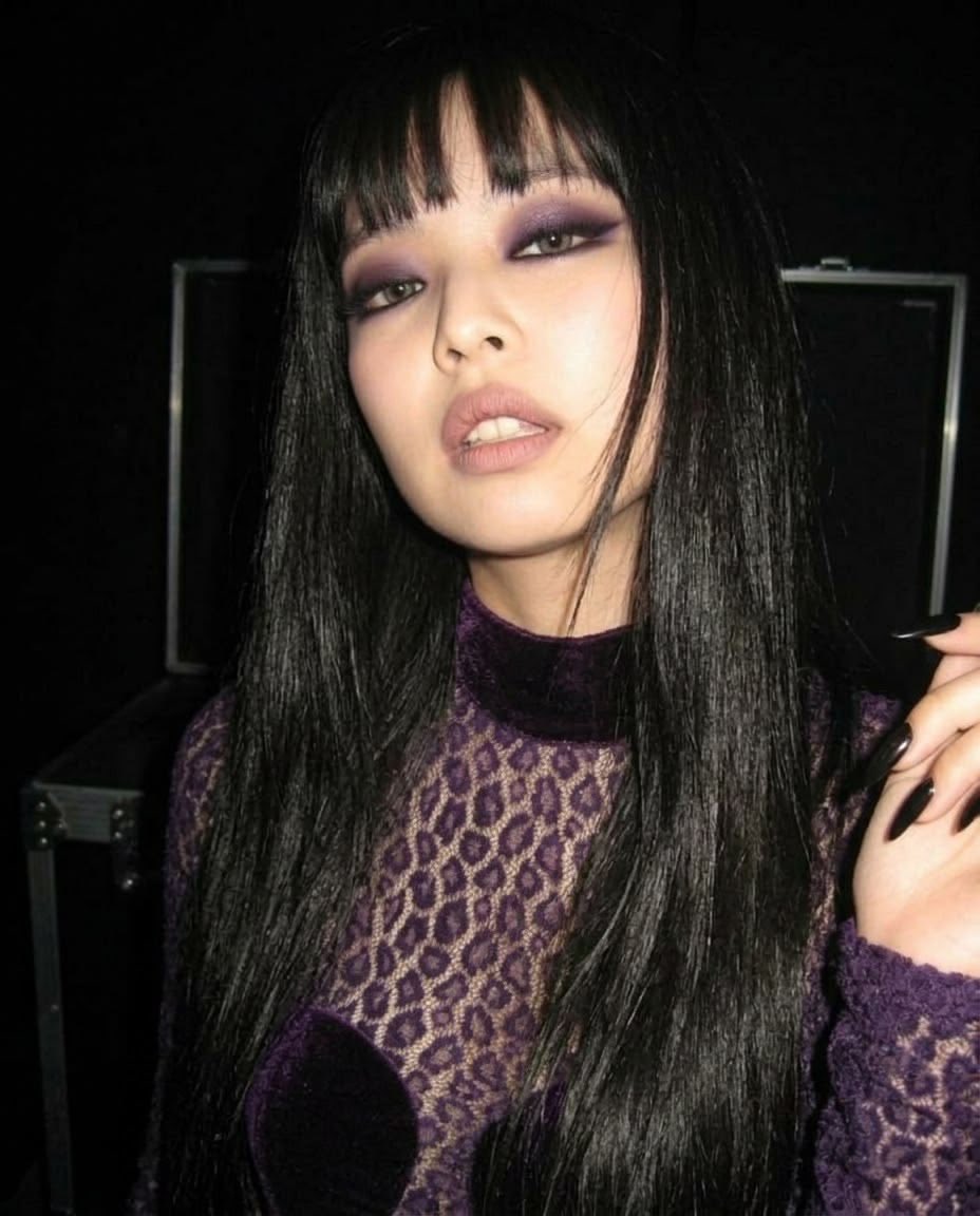 jenniedukieruby's tweet photo. JENNIE?!? https://t.co/nbLNFAFZMS