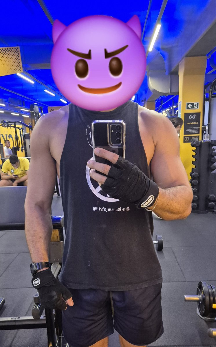 DomHostil's tweet photo. Cada vez mais forte para deixar a tua mente arrombada! #Cashmaster #Findom #Master #dom #alpha https://t.co/UhXEjfV5zg