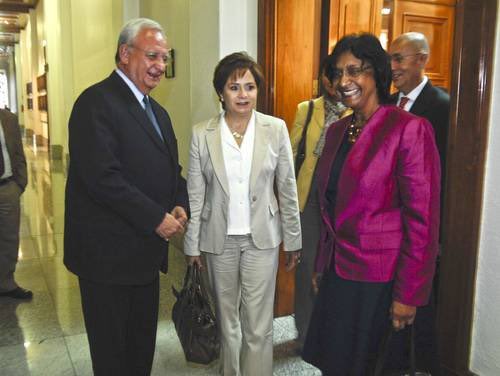 r_ibrain's tweet photo. La ganadora del Premio Nobel de La Paz, Navi Pillay visitó la SCJN en 2012 y un año después la ONU premió sus sentencias protectoras de derechos humanos.  

Súper interesante lo que cuenta @Lex_Consulto https://t.co/KQygM2iZdZ