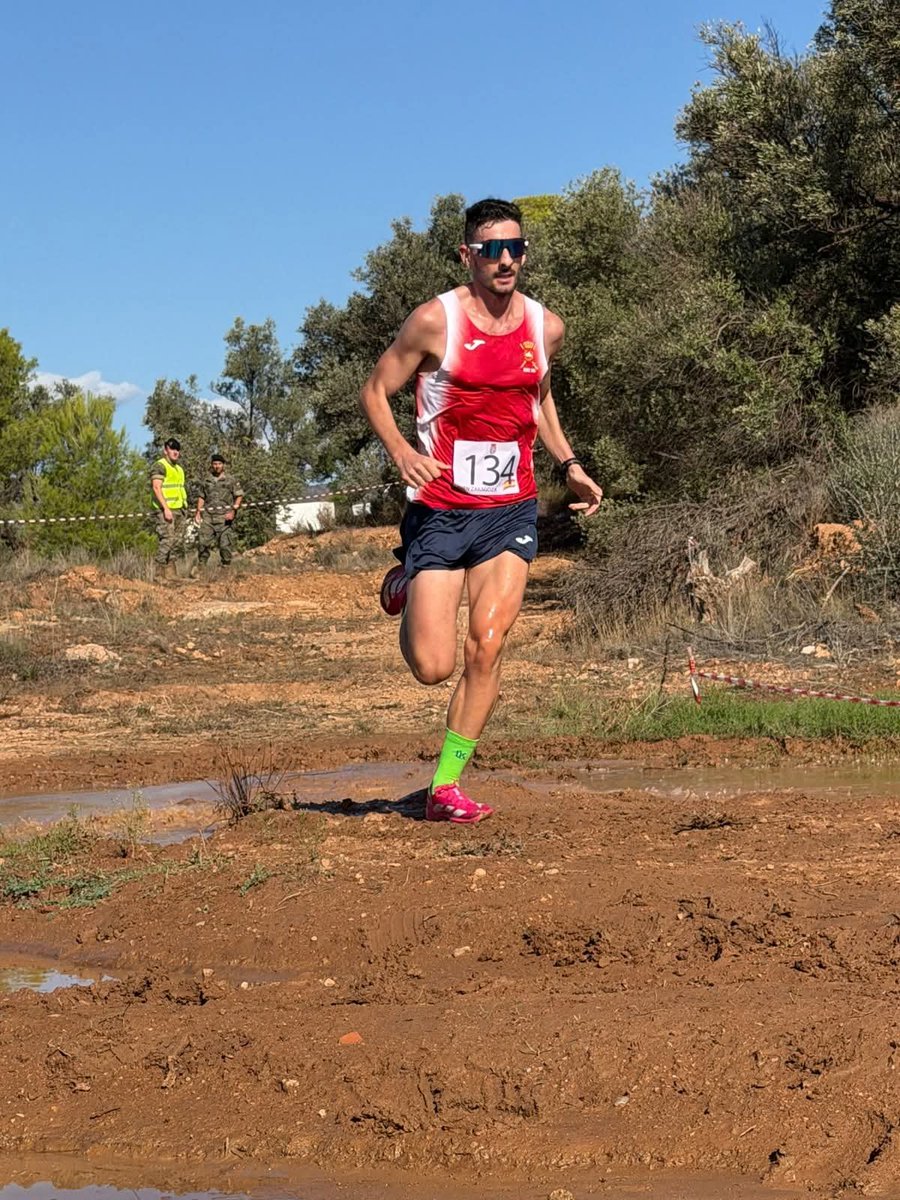 FUTER_ET's tweet photo. La #BrigadaGuadarramaXII logra grandes resultados en el campeonato celebrado en Marines (Valencia), con el oro del capitán Ignacio González en la prueba individual masculina, el primer puesto por equipos masculinos y la plata en la clasificación por delegaciones.
#SomostuEjército https://t.co/JGfnWAT71s