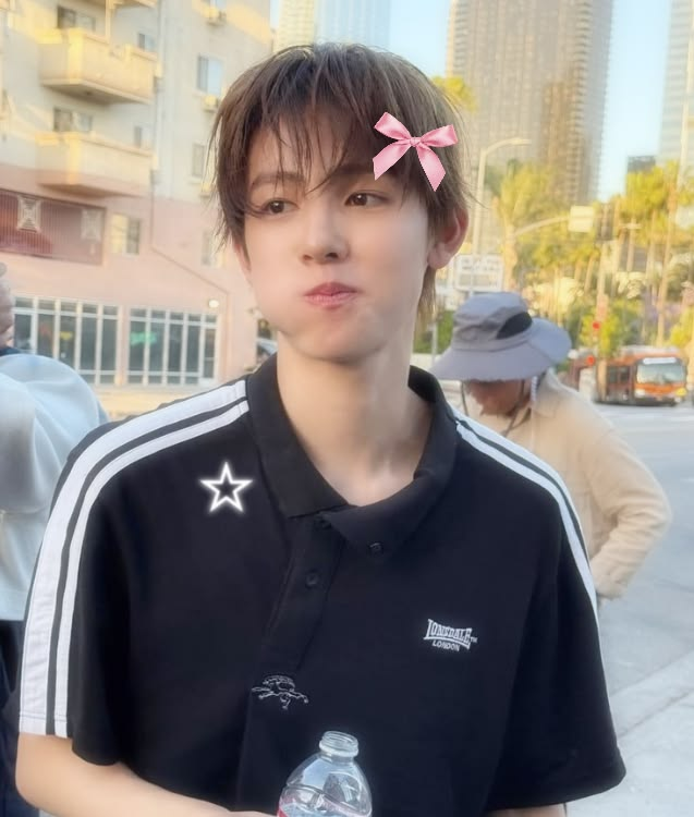 courtesyofcoer's tweet photo. hi i'm sara! #moothunt

☆ she/her, '10
☆ new to #coertwt
☆ seonghyeon biased rn but i can't really choose 😭
☆ any fandom is welcome!  

♡ + ↻ appreciated! https://t.co/aWZuW5f1xN