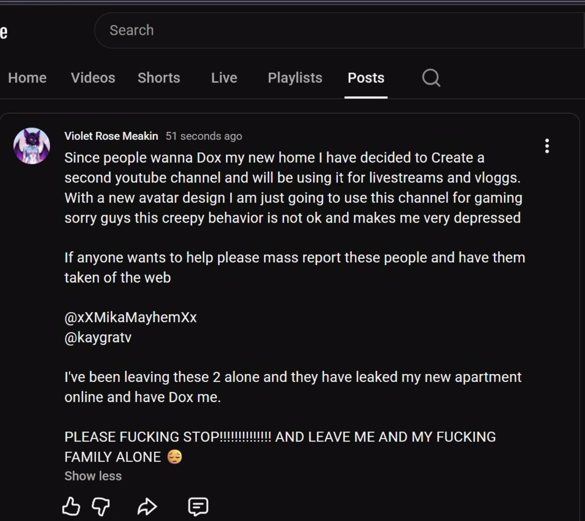 xXMikaMayhemXx's tweet photo. Woke up to Bat thinking I doxxed him and then he threatened me with a gun! This is the SECOND streamer I got to threaten me with a gun in a month let’s fucking gooooooooooooo I really am the most disrespectful vtuber that ever existed hehehehehe https://t.co/58sq9O94zk
