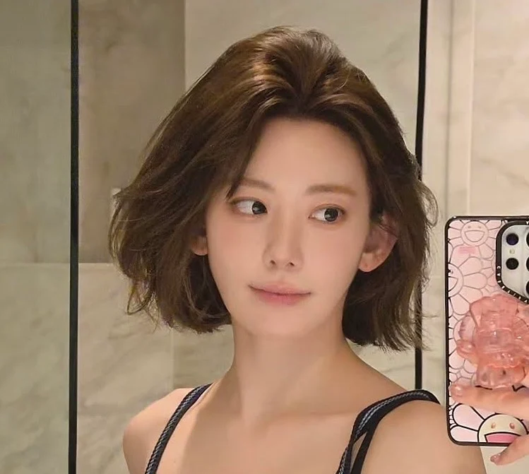 pannchoa's tweet photo. LE SSERAFIM's Sakura's best haircut to date
https://t.co/08z5Z52jMt https://t.co/9EZxz4ZtIm