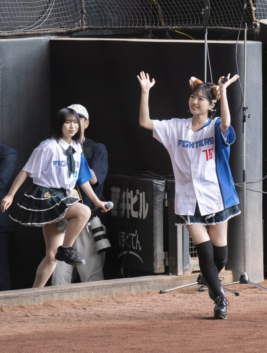 runxOCHANORMA's tweet photo. このふたり、並んだときの相乗効果がすごいよね  ええキャラしてる

OCHA NORMA  よねくぼコンビ
米村姫良々 × 窪田七海

モーニング娘。17期コンビ
弓桁朱琴 × 井上春華 https://t.co/yJHuwLUISN