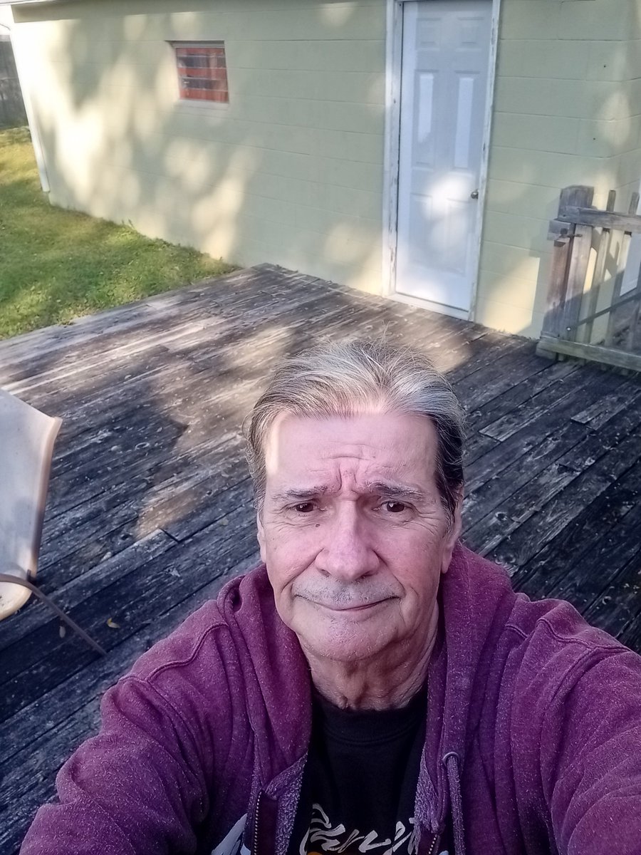 garyg1953's tweet photo. It's Friday. Party like it's your last day. I love life 💞 https://t.co/B2g3TsN0kg