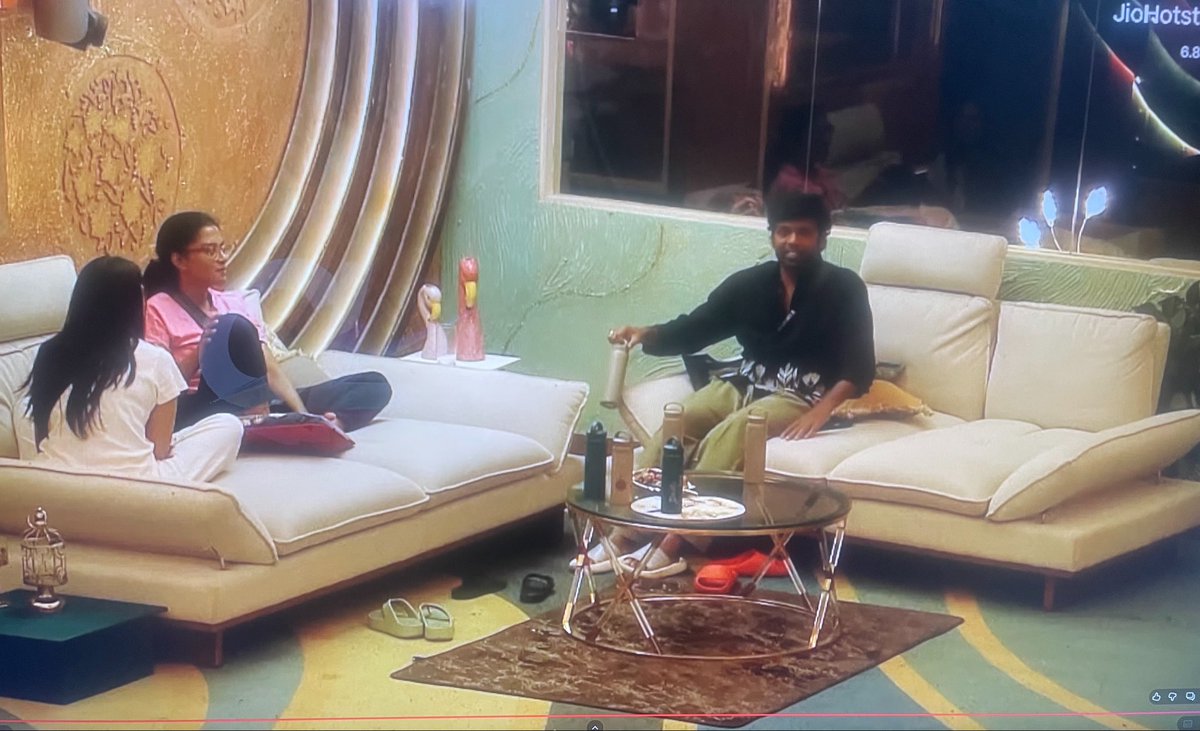 OoruVambu's tweet photo. #Shadhiga is scoring or consoling #LakshmiPriya?
#BiggBossTamil10 https://t.co/MFYxGtct5Q