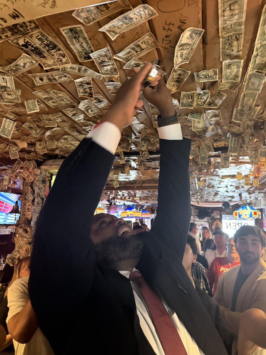 miabenetti's tweet photo. WHERE'S BYRON DONALDS TODAY.
IN A BAR IN JUPITER AVOIDING THE STORM.
RALPH'S BAR TO BE EXACT....
THIS IS NOT GOVERNOR MATERIAL FLORIDA... https://t.co/psNhCC8YtT