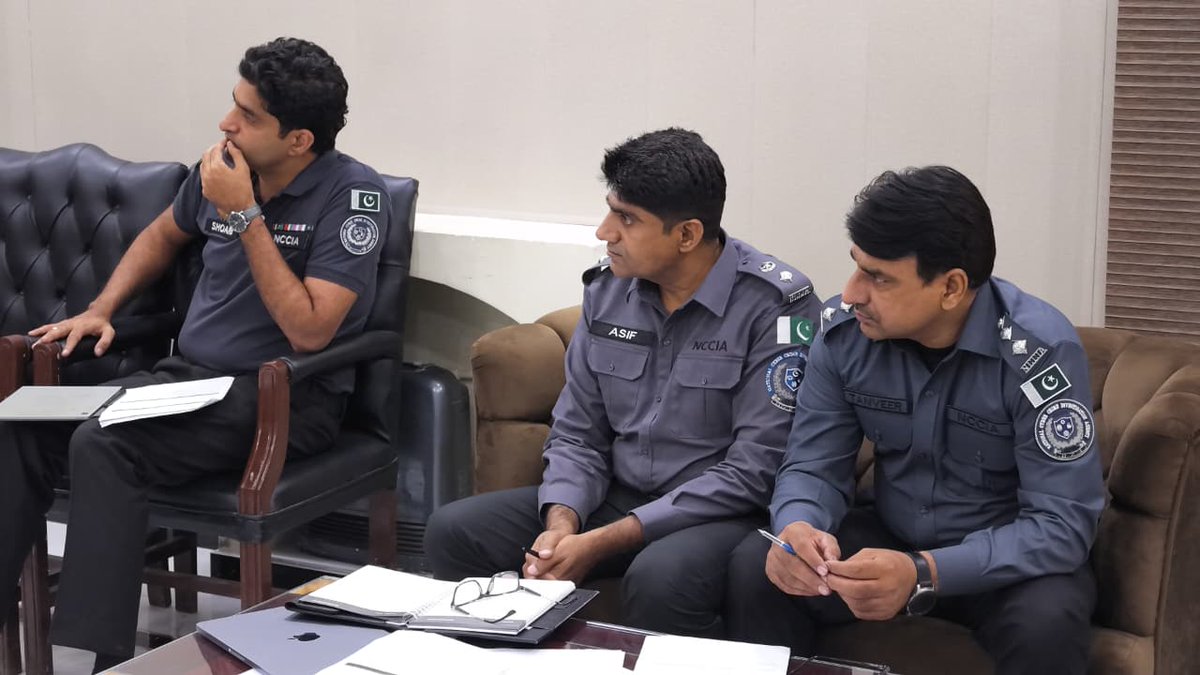 NCCIAOFFICIAL's tweet photo. ڈائریکٹر جنرل نیشنل سائبر کرائم انویسٹیگیشن ایجنسی سید علی ناصر رضوی کی زیرِ صدارت ایڈیشنل ڈائریکٹر شعیب خان اور دیگر افسران کے ساتھ میٹنگ کا انعقاد۔
ادارہ کی استعدادِ کار میں اضافے، پیشہ ورانہ معیار کو مزید بہتر بنانے اور سائبر کرائم کے خلاف کارروائیوں کو مؤثر بنانے کے لیے ضروری ہدایات جاری کیں۔ 
ادارے کی کارکردگی کو مزید بہتر بنانے، تفتیشی امور میں بہتری لانے اور شہریوں کو مؤثر خدمات فراہم کرنے کے لیے تمام افسران اپنی ذمہ داریاں بھرپور پیشہ ورانہ انداز میں ادا کریں۔
ڈی جی این سی سی آئی اے سید علی ناصر رضوی

#DGNCCIA #NasirRizvi #CyberCrime