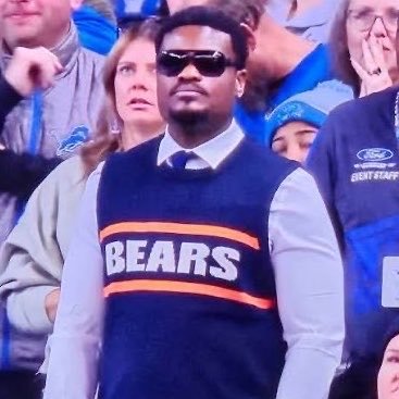 LostHebrew_Dre's tweet photo. This is the dress code for Bears fans going to Lambeau this weekend https://t.co/WQUCkGvnA6