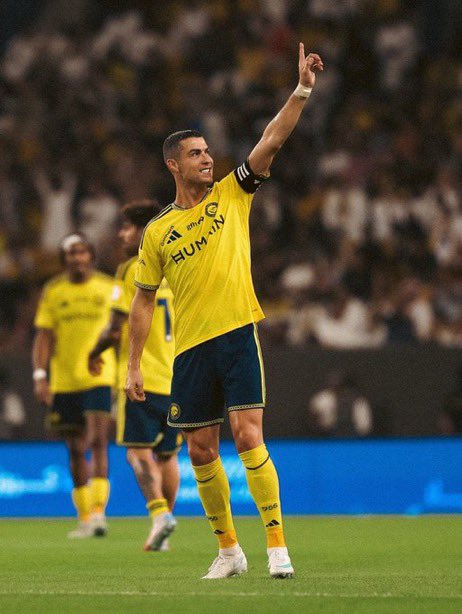 ObaSpain17's tweet photo. Cristiano Ronaldo reaches 980
career goals, back to scoring immediately for Al Nassr. 🔥 🍀🥶❤️ https://t.co/ItJNOPQm8a