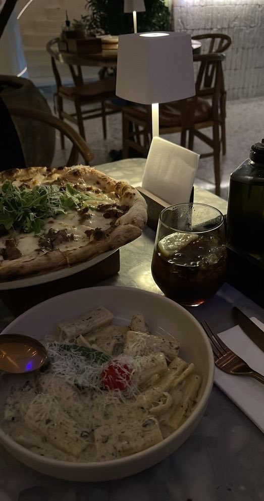 ahmedfawzy3533's tweet photo. Have a #goodnight 🍝🍕🍷
#nightlife #dinner #classy #italiancuisine https://t.co/gy7EkDGfvZ